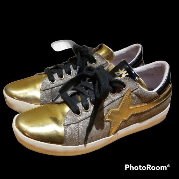 Women's W6YZ Sneakers (Size 6/4C) - Picture 1 of 9